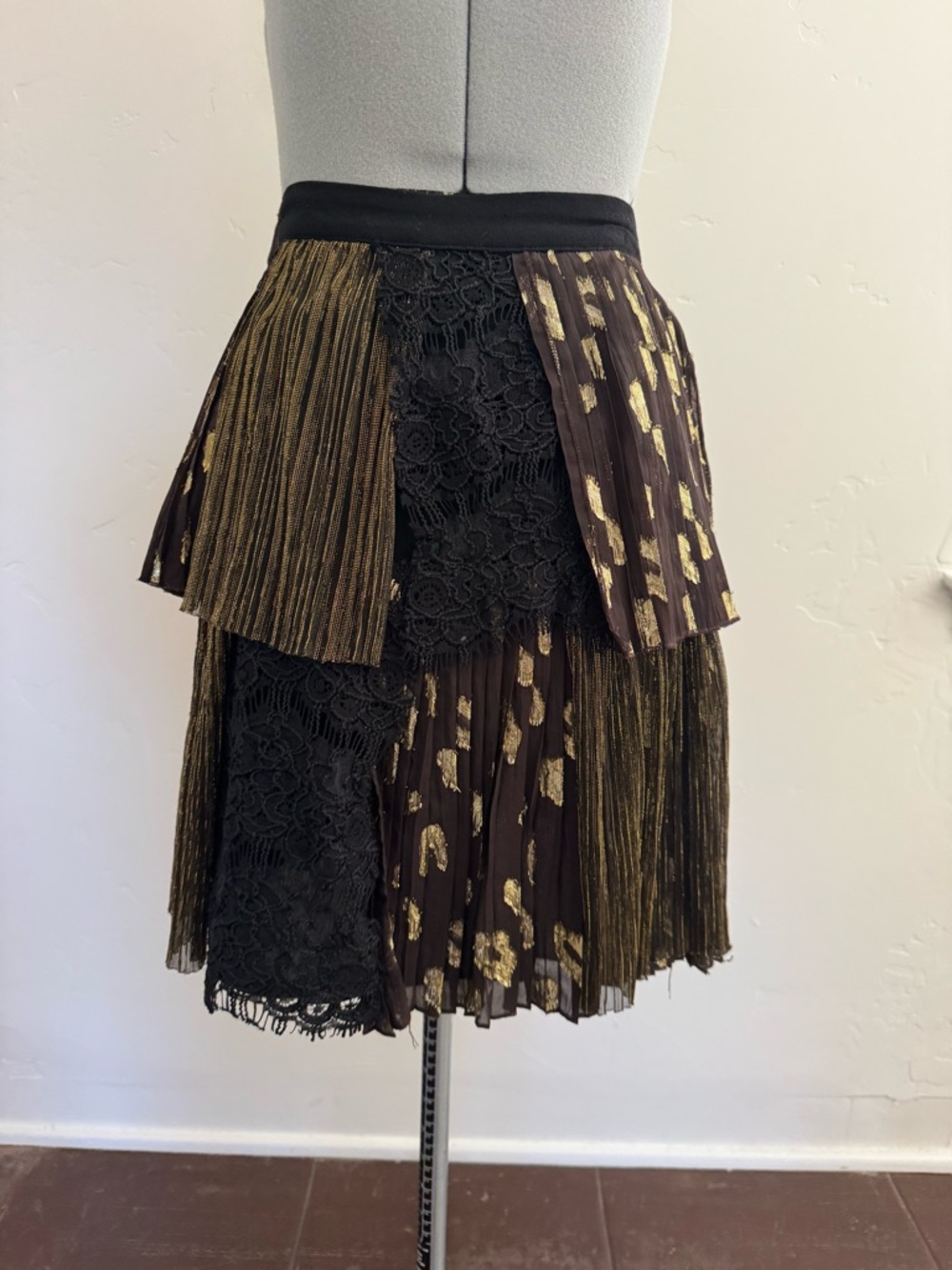 Anthropologie Harlyn black gold metallic skirt